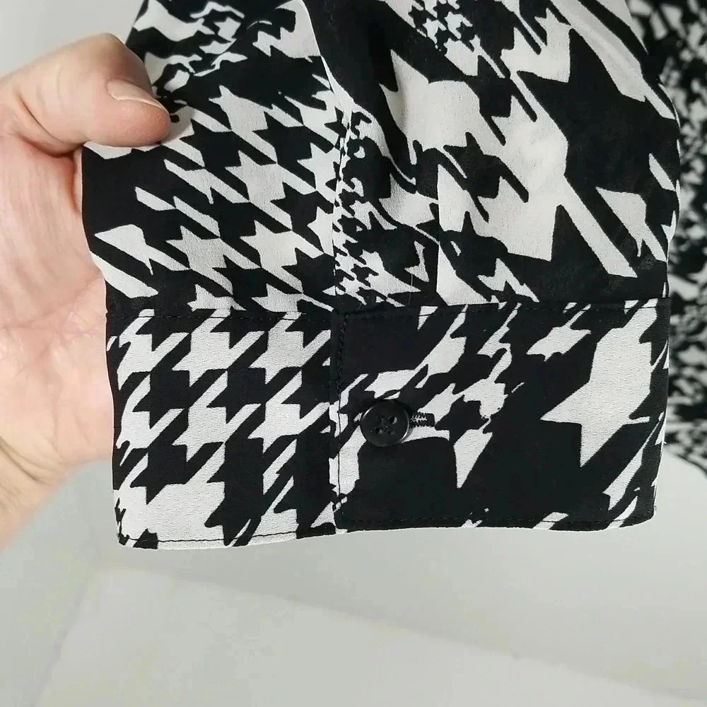 {Chico’s} Black & White Houndstooth Print Blouse 3/4 Sleeve High Low Hem - Picture 8 of 15